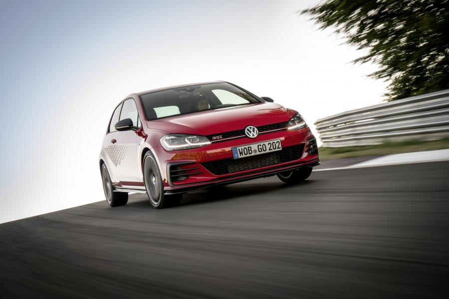  Volkswagen Golf GTI TCR 3-Door (Typ 5G) 2019 года  (WW) (фото 1 из 107)